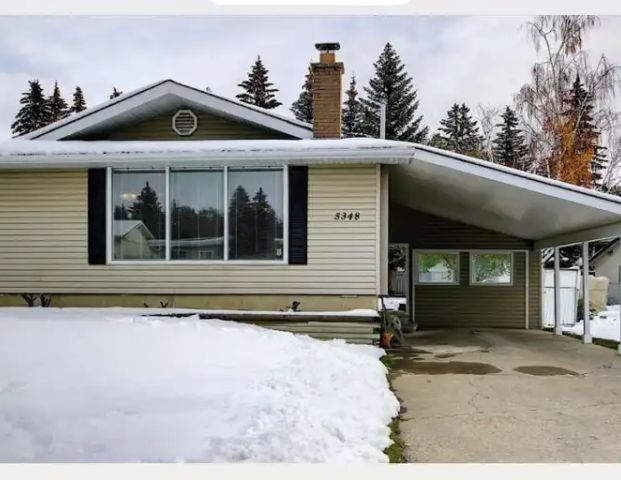 Two bedroom basement suite for rent in Brentwood. | 5348 Brisebois Drive Northwest, Calgary - Photo 1