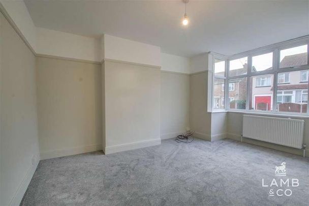 Park Road, Clacton-on-sea, CO15 - Photo 1