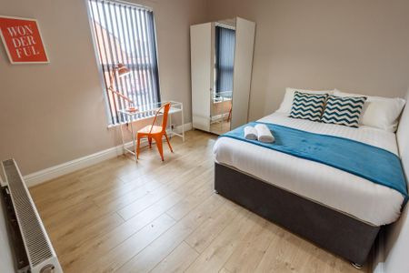 4 bedroom terraced house to rent - Photo 3