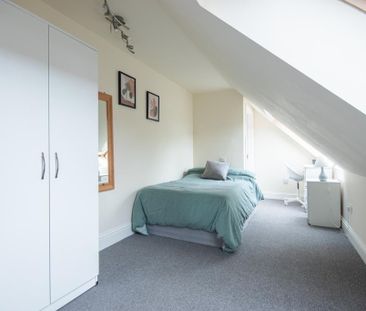 1 bedroom in a house share to rent - Photo 4