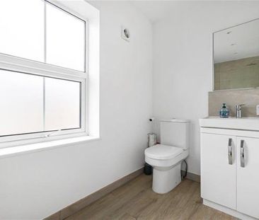 2 bedroom semi-detached house to rent - Photo 6