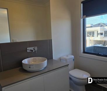 31 , Mettle Street, Clyde North, Vic 3978 - Photo 3