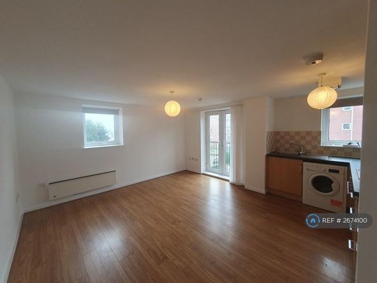 1 bedroom flat to rent - Photo 1