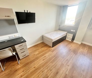 studio to rent Sovereign House, 110 Queen Street, Sheffield, S1 - Photo 1