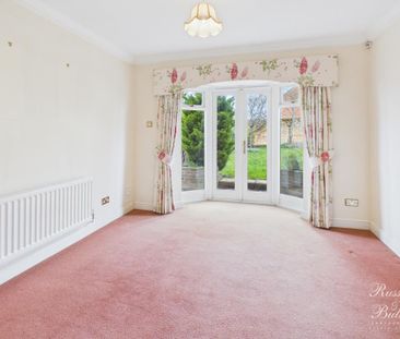 4 bedroom detached house to rent - Photo 3