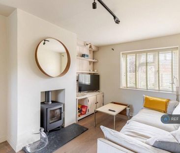 2 bedroom semi-detached house to rent - Photo 2