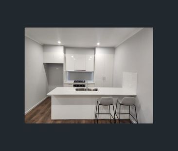 MODERN COUNTRY LIVING IN THE CLOVER PARK ESTATE - Photo 3