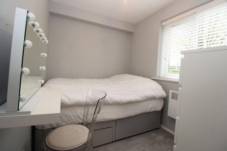1 bedroom ground floor flat to rent - Photo 5