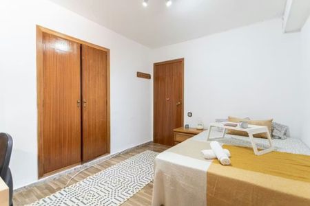 Carrer del Poeta Más i Ros, Valencia, Valencian Community 46022 - Foto 2