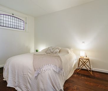 Appartement te huur Barentszstraat 232 - Photo 1