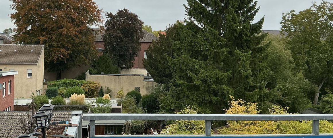 Renovierte 2 ZKDB Dachgeschosswohnung mit Balkon - Foto 1