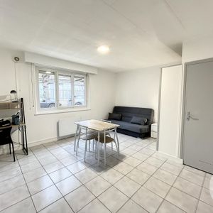 Location Appartement 1 pièce 22m² TROYES 10000 - Photo 2