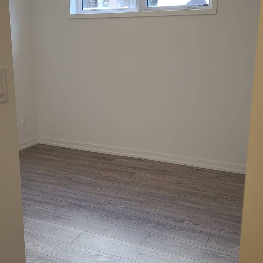 For Lease - 15 Lytham Green Circle Unit# 15, Newmarket, Ontario - Photo 1