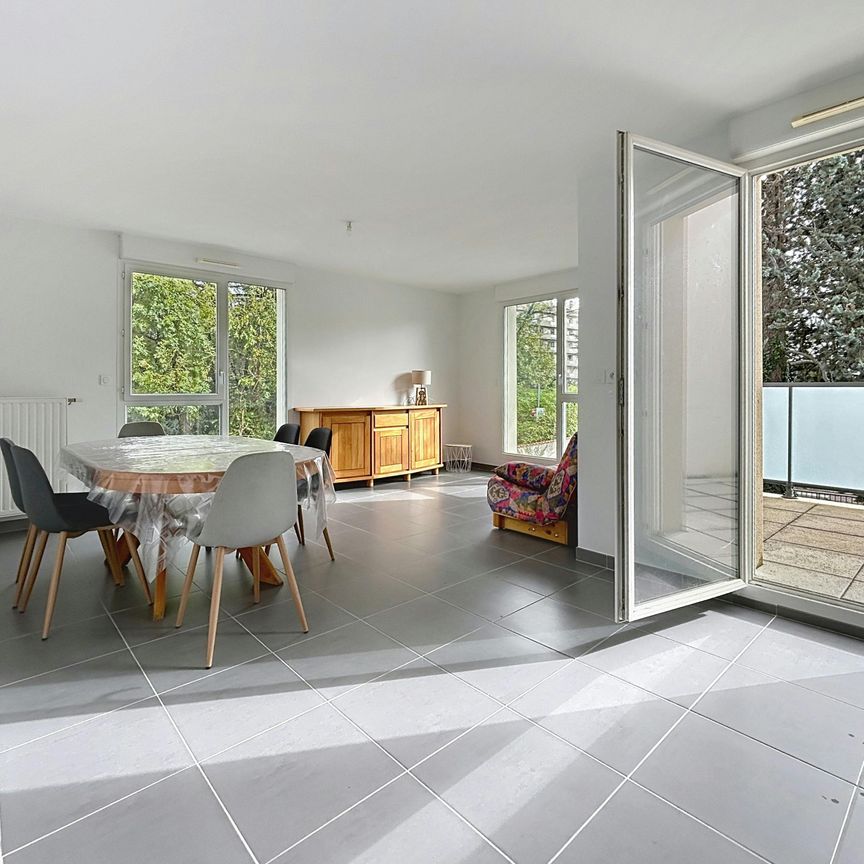 Lyon 5ème : Lumineux T3 meublé avec balcon et garage double - Photo 1