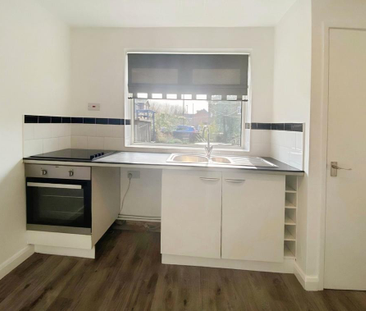 2 bedroom ground floor flat to rent - Photo 3