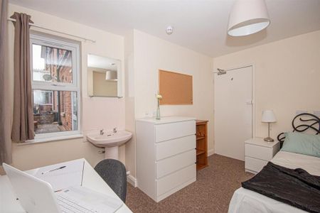 1 bedroom private hall to rent - Photo 3