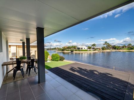 25 Weathery Avenue, Mermaid Waters QLD 4218 - House For Rent | Domain - Photo 3
