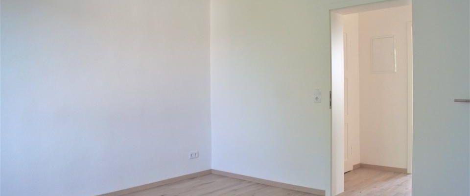 Geräumige 3-Raum-Wohnung mit Wanne - Foto 1