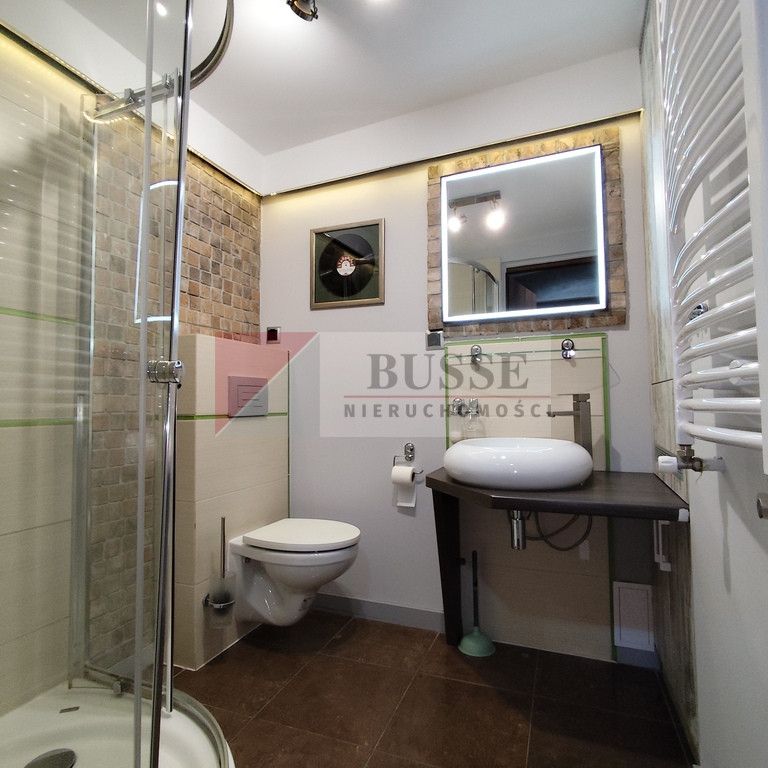 Do wynajmu przestronna, nowoczesna kawalerka . - Photo 1