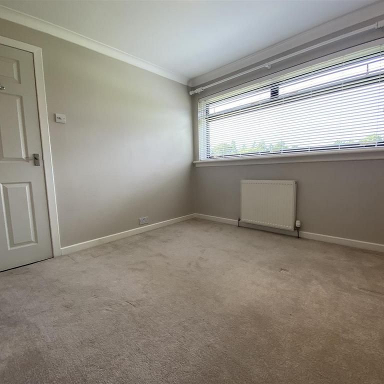 3 bedroom end of terrace house to rent - Photo 1