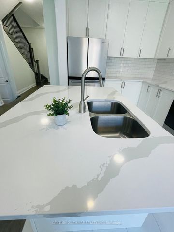 For Lease - 65 Copperhill Heights, Barrie, Ontario - Photo 3