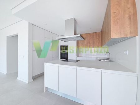 2 room luxury Apartment for rent in Alvor, Portugal - Photo 3