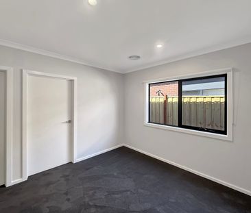 🏡 Brand New 5-Bedroom House in Thornhill Park - Photo 5