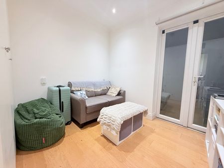 2 Bed Flat, Parliament Hill, NW3 - Photo 2