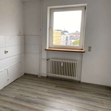 Renovierte 2 Zimmer Wohnung mit Balkon und Einbauküche! - Photo 3