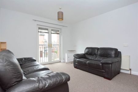 24 Maldon Court, Belfast, BT12 6GY - Photo 3