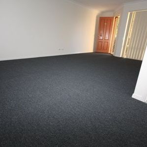 TOWNHOUSE - LIGHT BRIGHT & AIRY - Photo 1