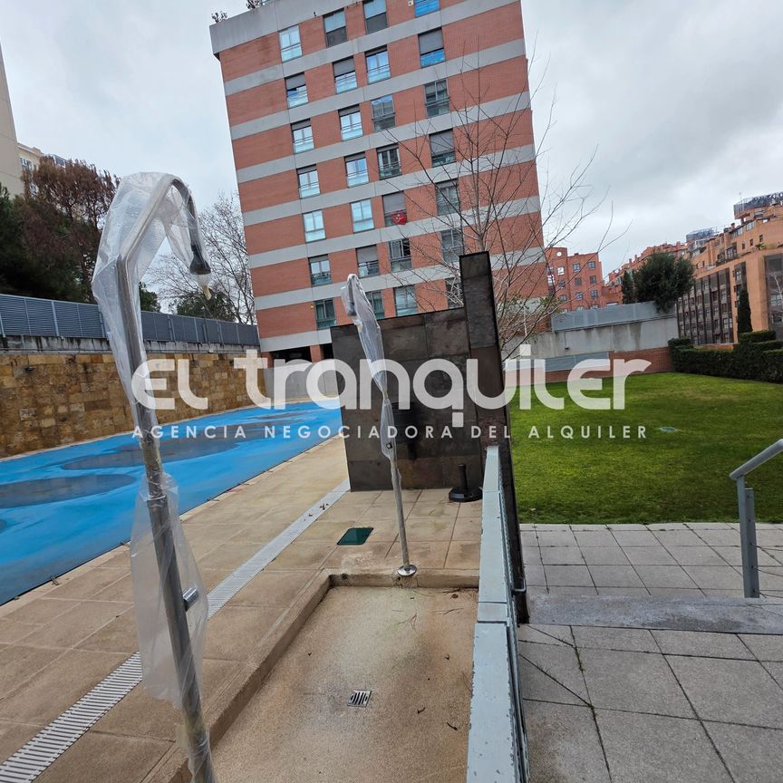 Piso de alquiler en Calle Rafael Bergamín, San Juan Bautista - Photo 1