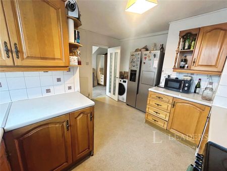 3 bedroom maisonette to rent Ellenbrook Green, Ipswich, IP2 - Photo 5