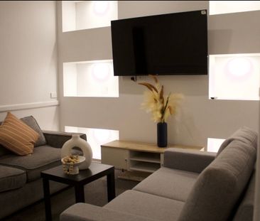 Elizabeth North - Photo 3