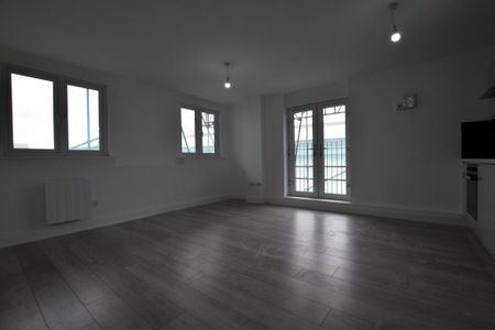 1 bedroom flat to rent - Photo 2