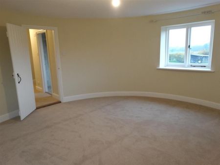 5 bedroom barn conversion to rent - Photo 2