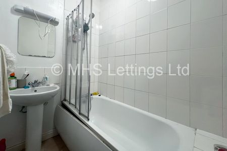 5 Bedroom Mid Terraced House for rent in Headingley Avenue - Photo 5