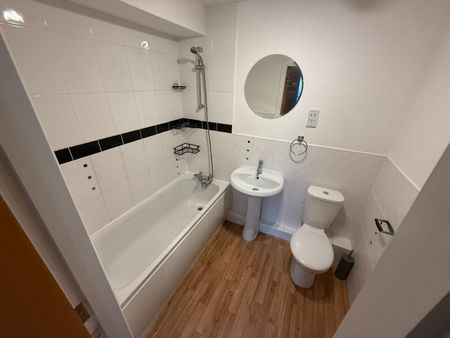 1 bedroom Flat To Let - Photo 5