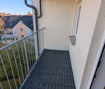 Helle 3-Raum-DG-Wohnung mit Balkon - Photo 4