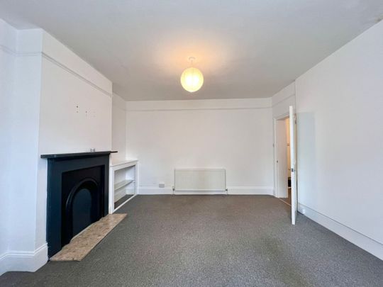 A 1 Bedroom Ground Floor Flat Instruction to Let in Hastings - Photo 1