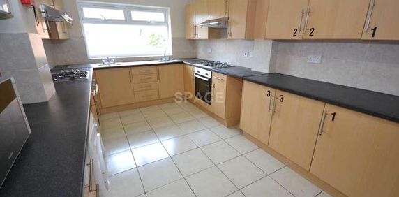 Basingstoke Road, Reading, Berkshire, RG2 - Photo 2