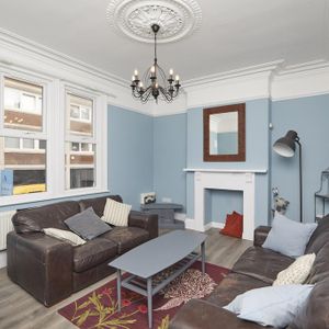 5 bedroom terraced house to rent - Photo 2