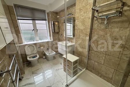 Highly desirable development with 24 hr concierge - Photo 4