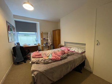 3 Bed Flat, Sydenham Hill, BS6 - Photo 3