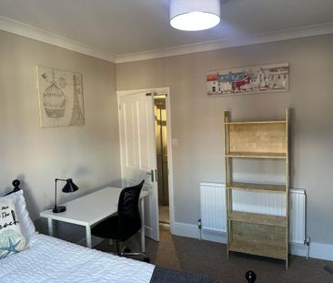 1 bedroom in a house share to rent - Photo 3