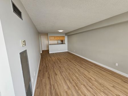 For Lease - 26 Hanover Road Unit# 1108, Brampton, Ontario - Photo 3