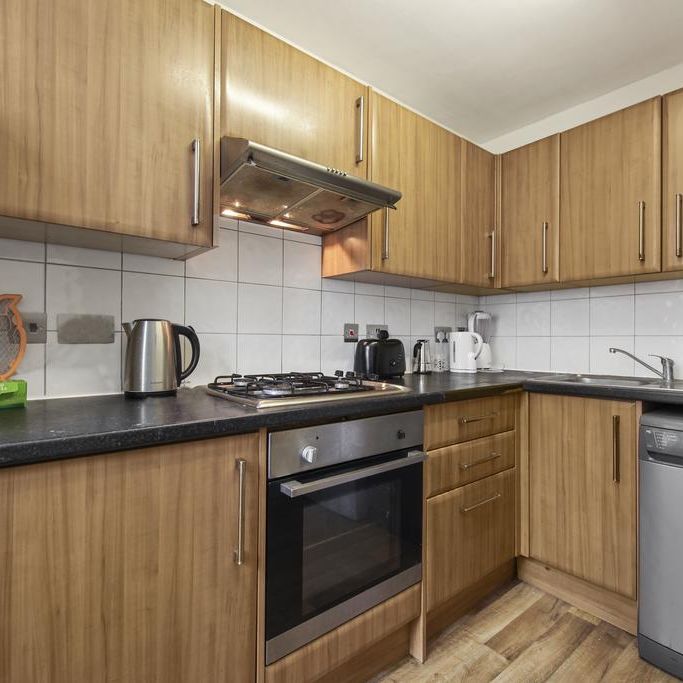 1 bedroom in a house share to rent - Photo 1