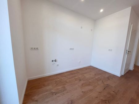 Moderne 3-Raum-Wohnung mit Balkon und viel Tageslicht ! - Photo 3