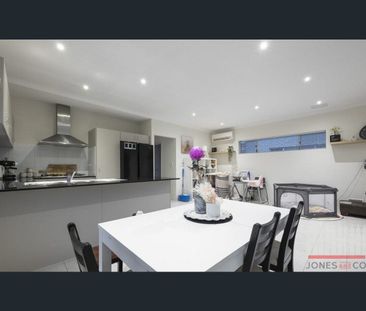 Cute Family Home - Photo 2