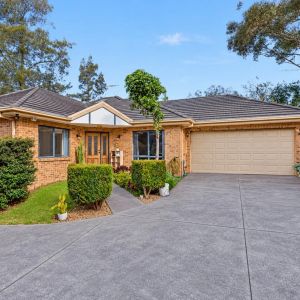 Spacious 3-Bedroom Unit with Modern Features and Double Garage - Photo 3
